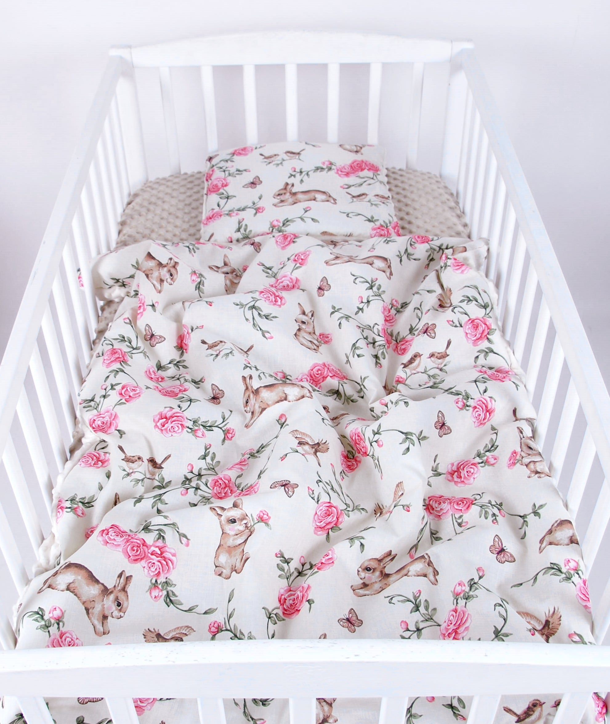 BABYLUX Babydecke Krabbeldecke MINKY Decke 75x100 cm mit Kissen K140 - Zauberhafte Rosenhüpfer